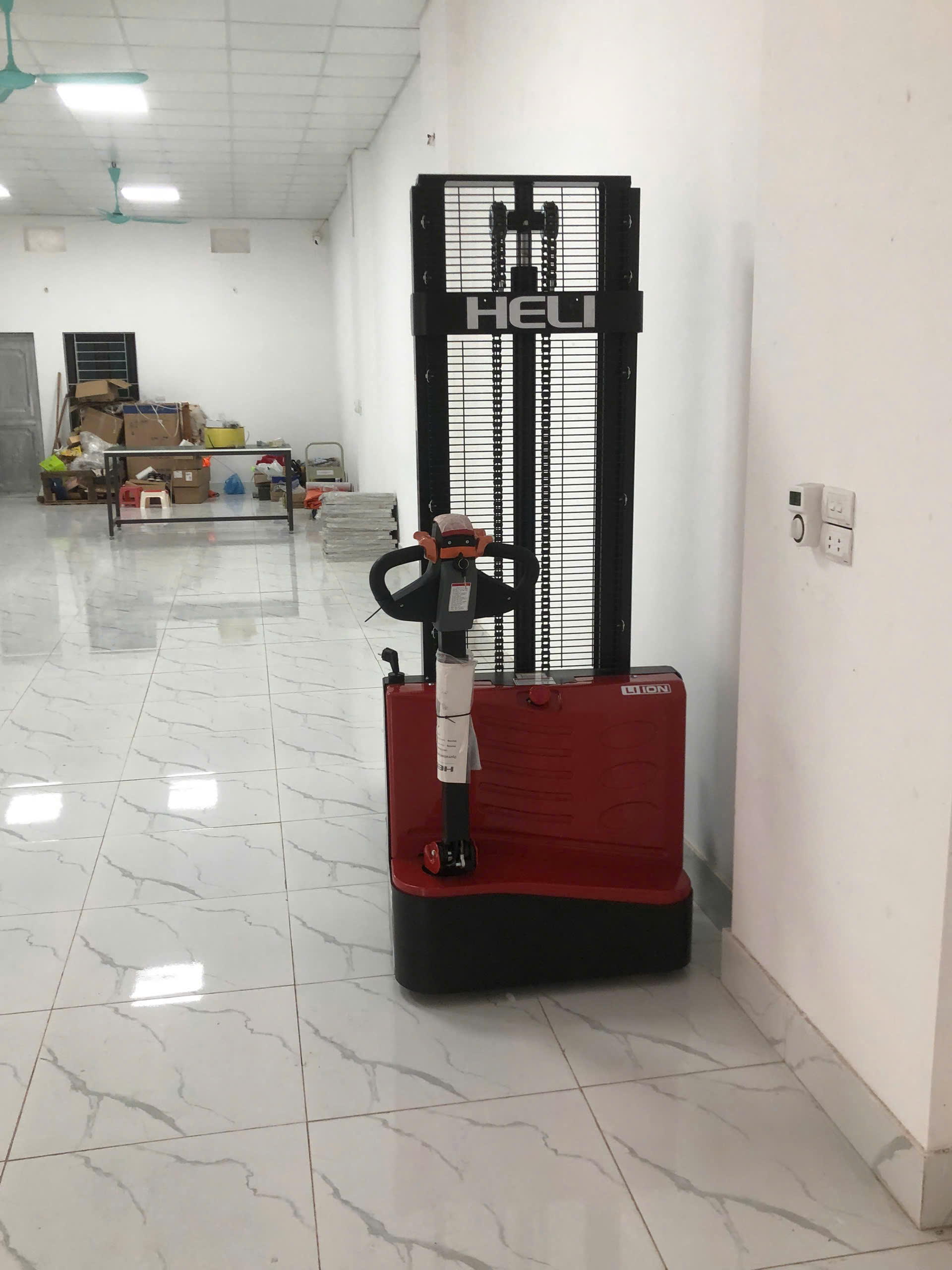 Xe nâng tay điện cao CDD15J HELI