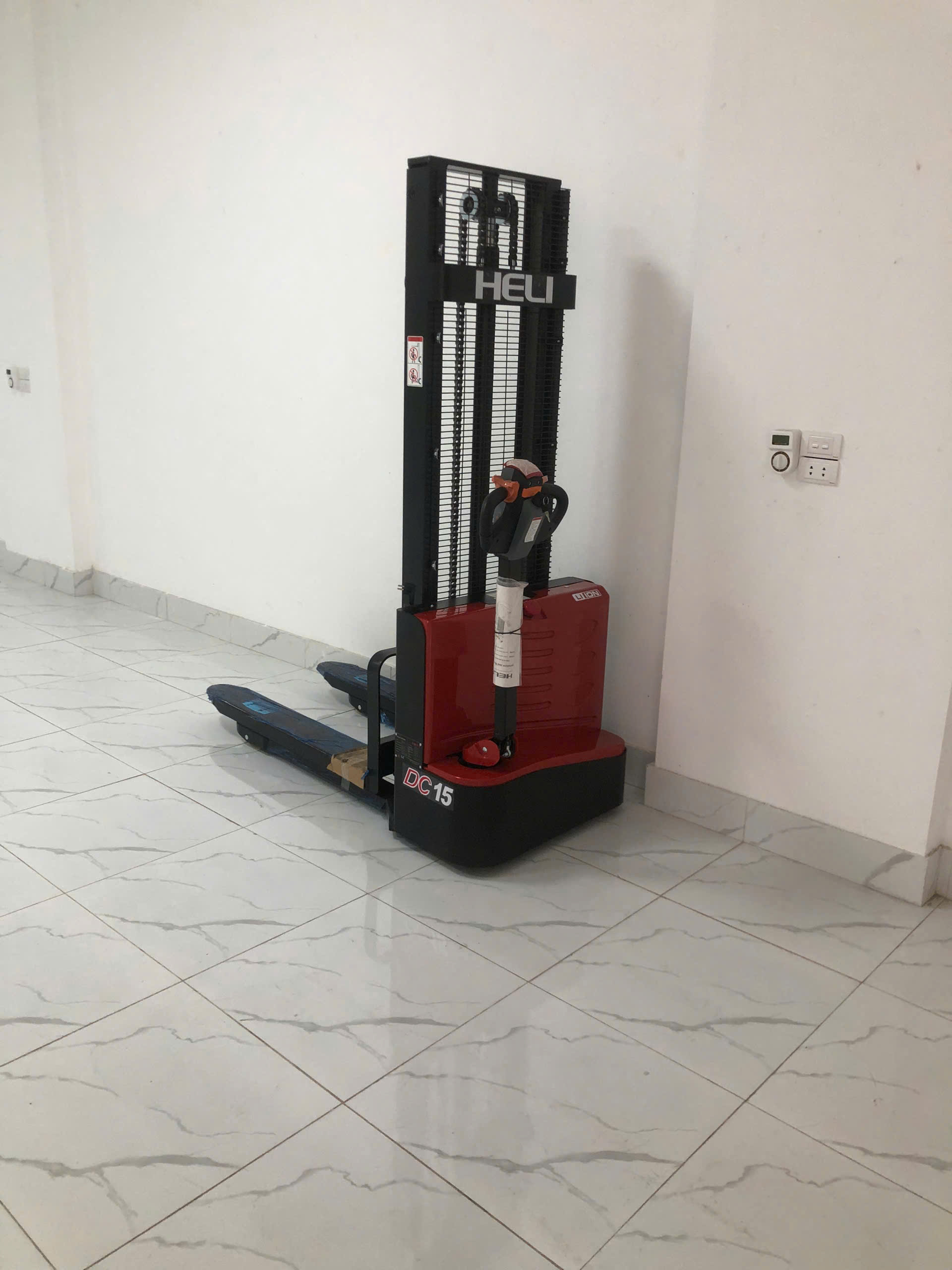 Xe nâng tay điện cao CDD15J HELI