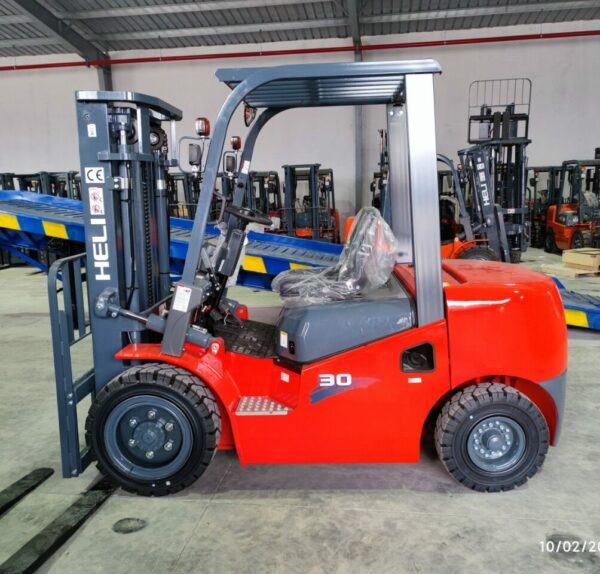 Xe Nâng Dầu 3 Tấn HELI