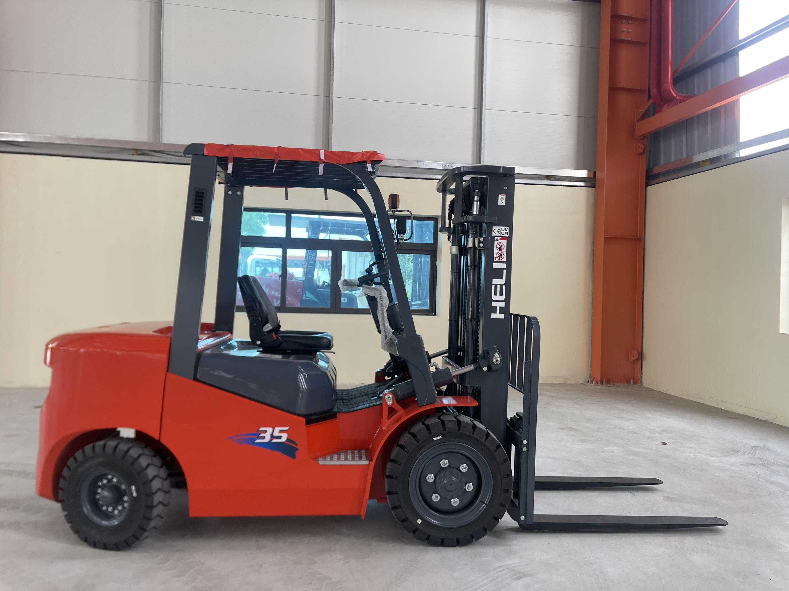 Xe Nâng Dầu 3,5 Tấn HELI