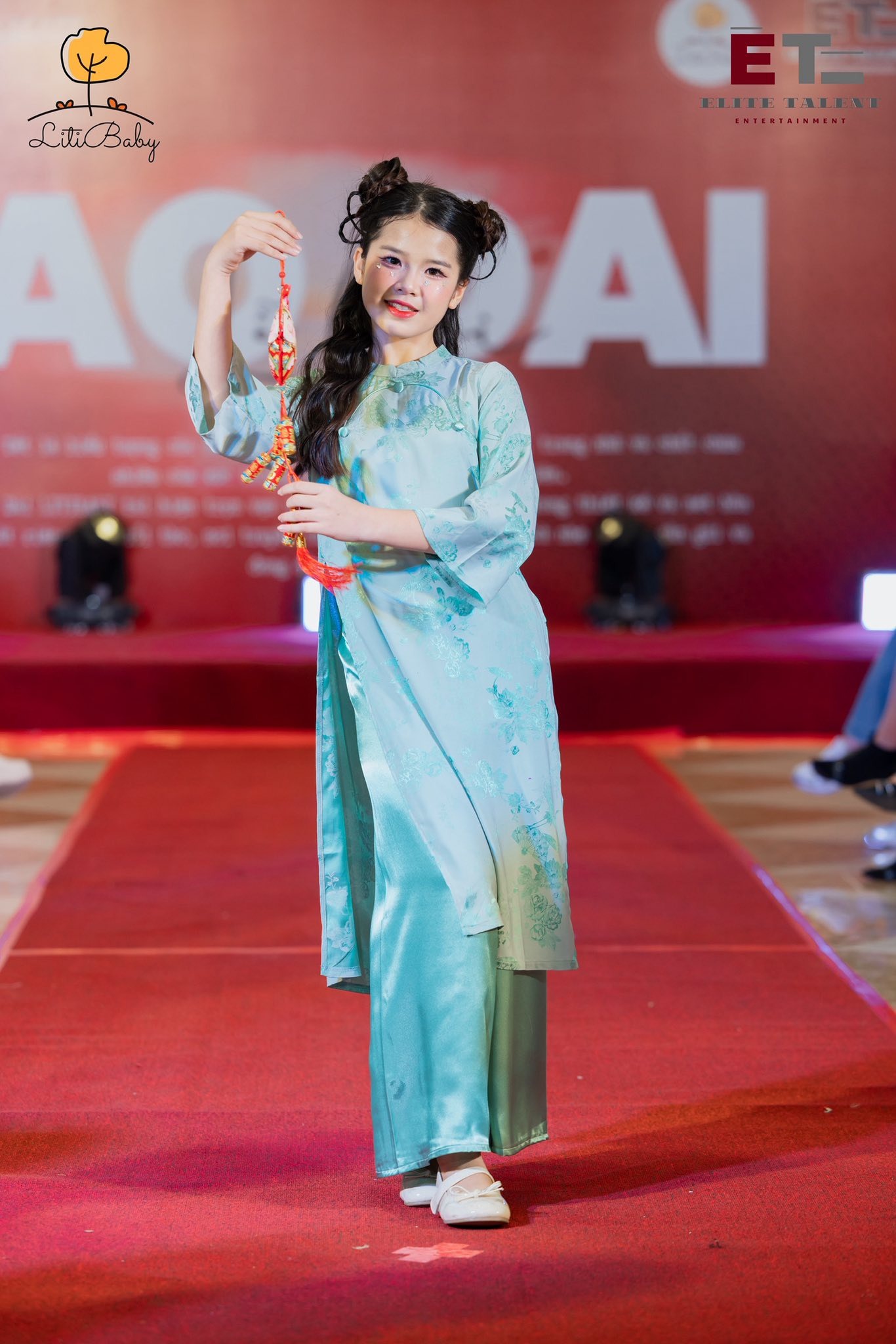 Model Nhí Phương Linh (Kem)