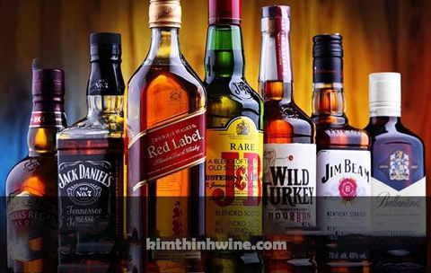 Thế Giới Rượu Mạnh: Di Sản Và Nghệ Thuật Chưng Cất Truyền Thống