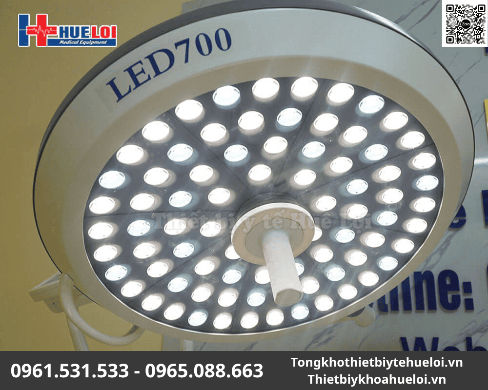 đèn phẫu thuật 700