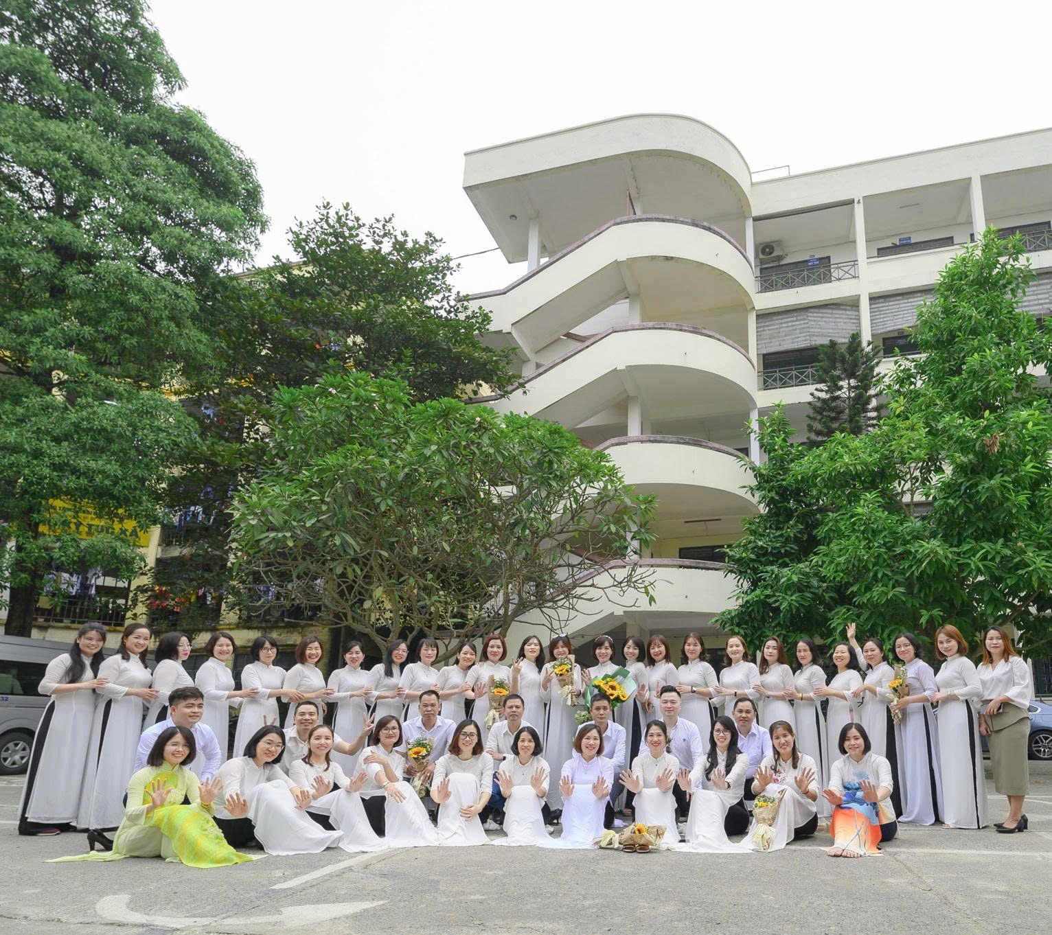 GIỚI THIỆU VỀ TRƯỜNG