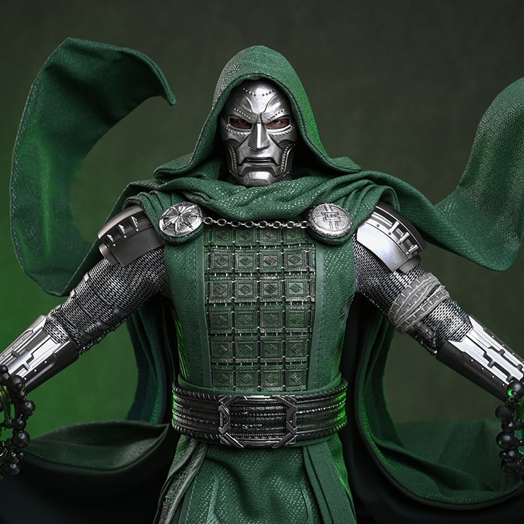HOT TOYS