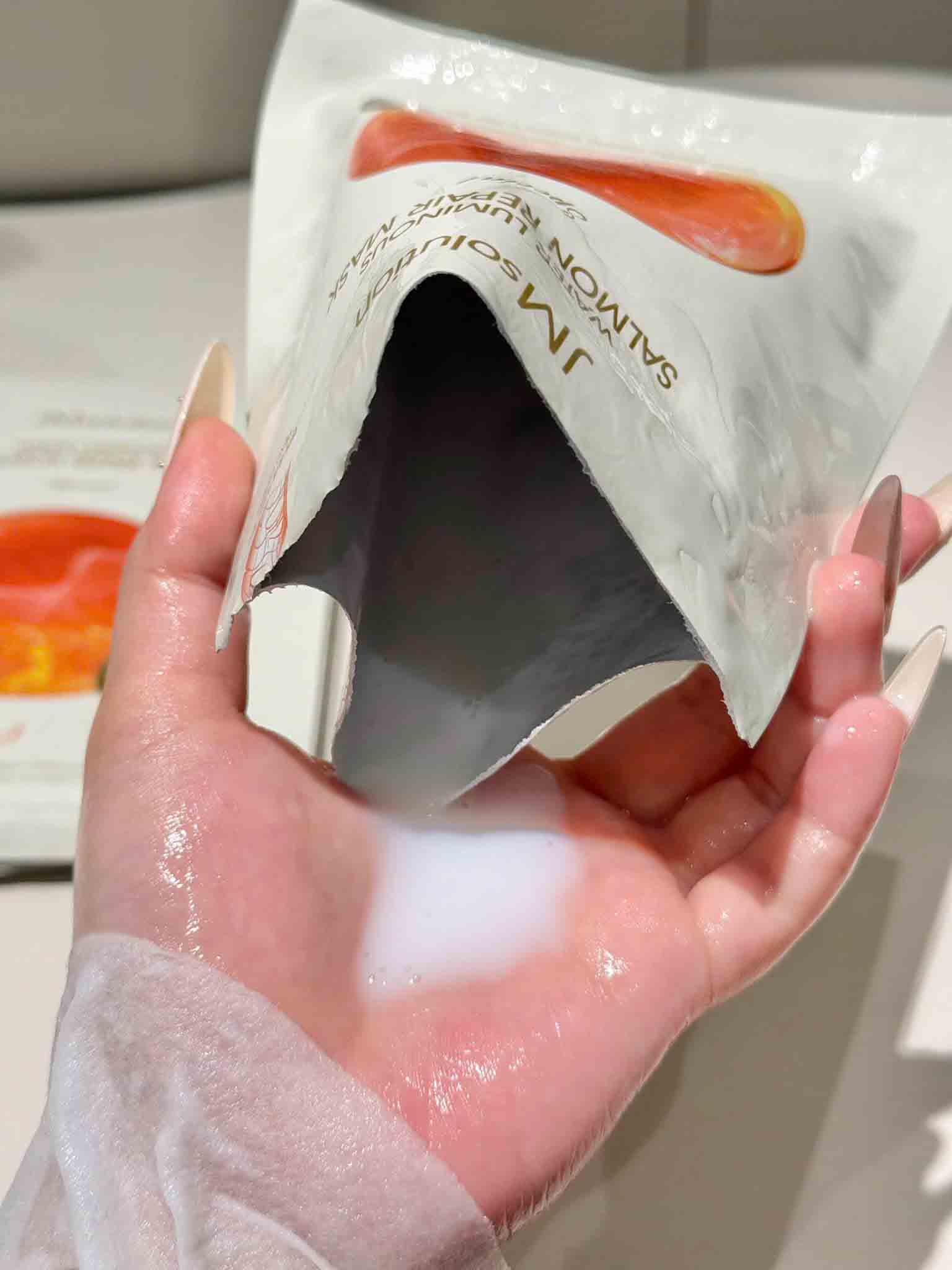 Mặt nạ phục hồi da cá hồi JMSolution Water Luminous Salmon Repair Mask Special 40ml
