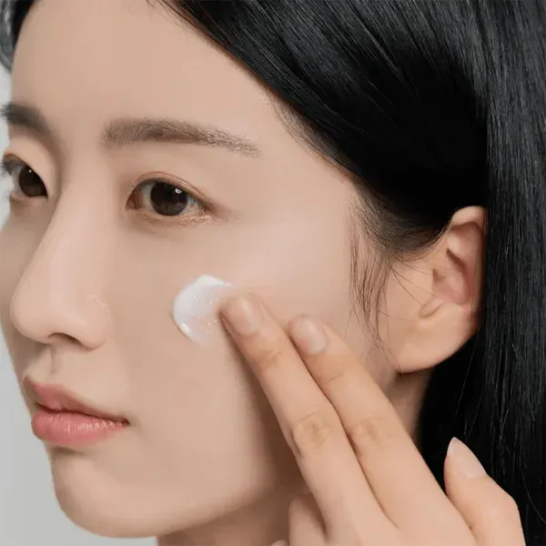 Kem dưỡng ẩm Skin1004 Madagascar Centella Tone BRIGHTENING Capsule Cream