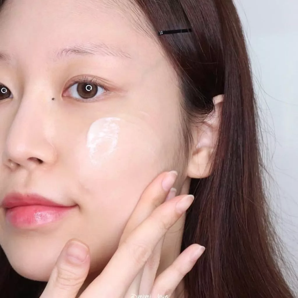Kem dưỡng keo ong CNP Propolis Ampule Active Shot Cream