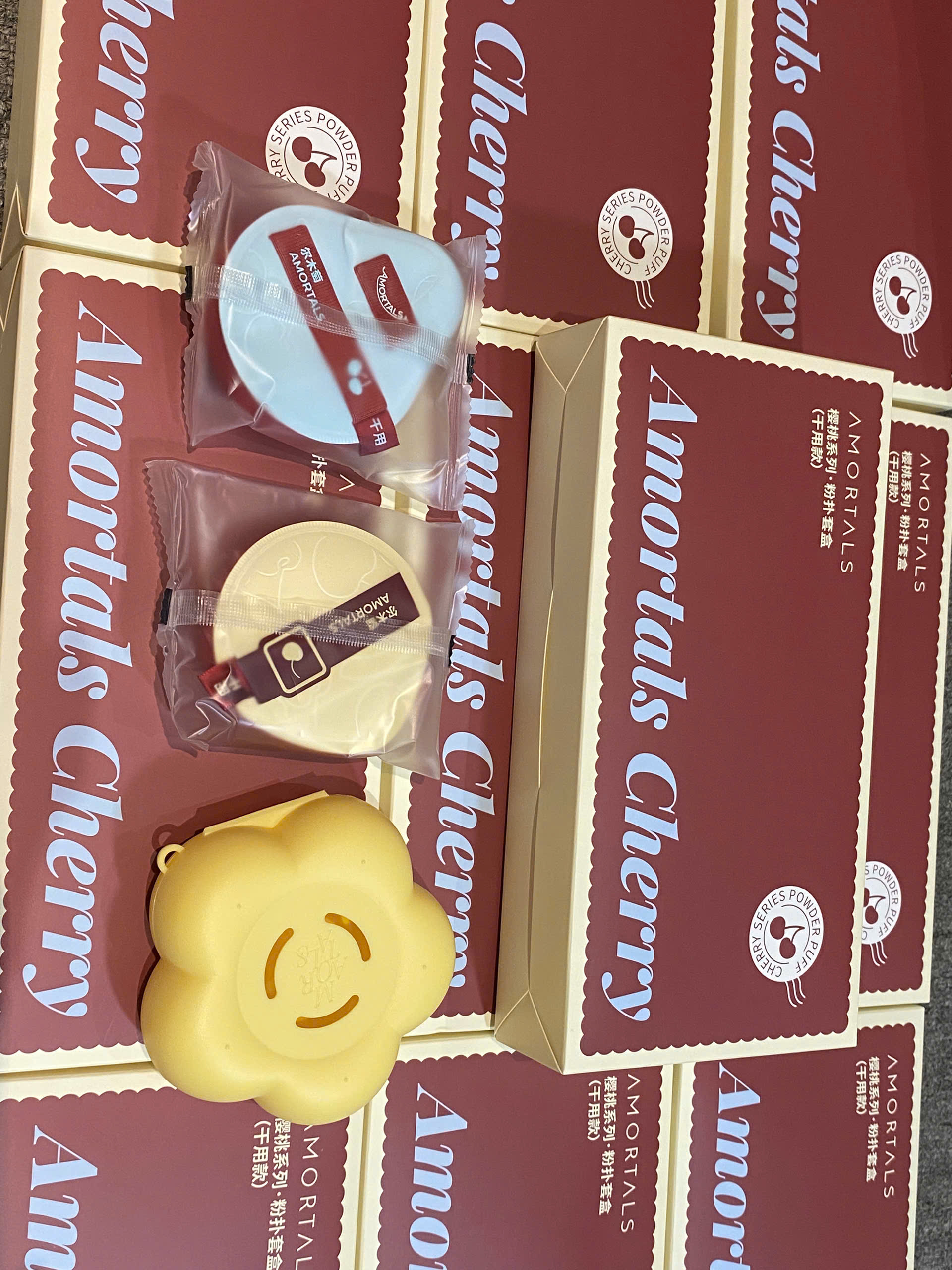 Bộ bông mút Amortal phiên bản Cherry Series (gồm 2 bông mút + 1 hộp đựng hình bông hoa)