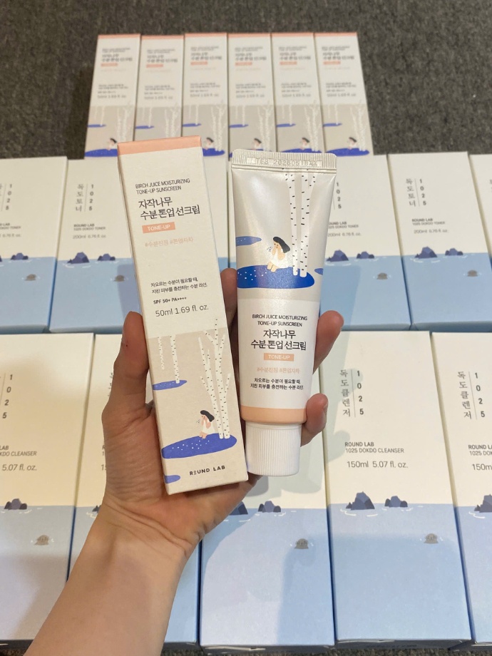 Round Lab Kem chống nắng Birch Juice Moisturizing Tone-up Sunscreen 50ml