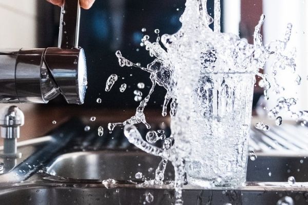 Vì sao nên sử dụng máy lọc nước trong gia đình hiện nay?
