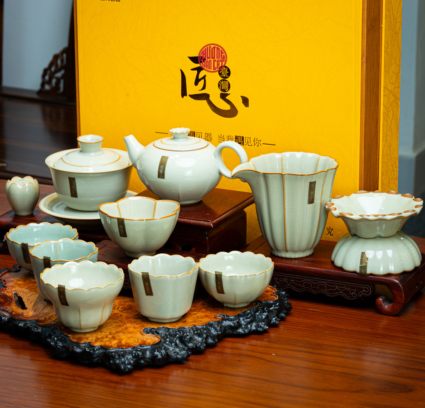 BỘ ẤM TRÀ SỨ MEN RẠN NGỌC BÍCH CAO CẤP ( Nghệ nhân Khâu Vệ Quốc )