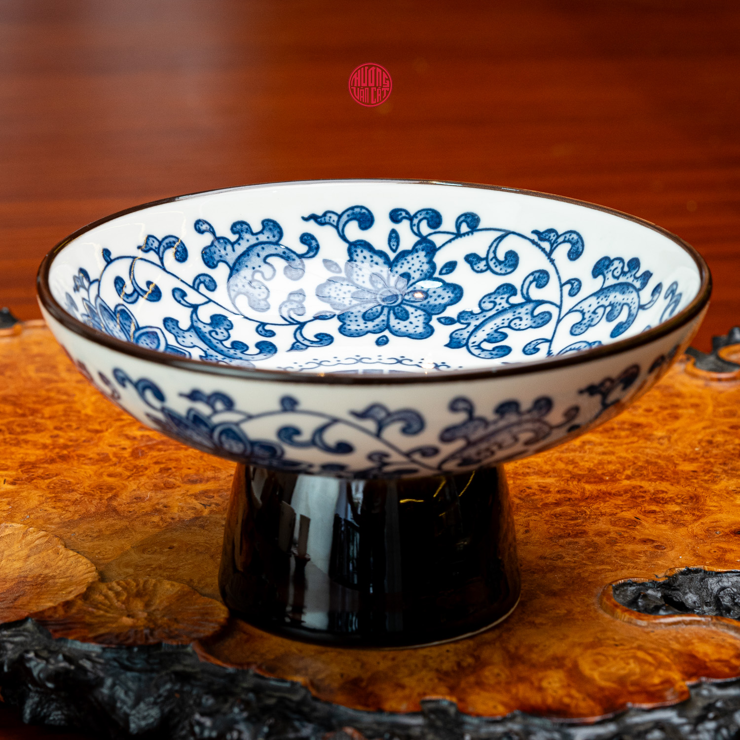 CHÉN SỨ VẼ TAY ĐỰNG HOA QUẢ (Chữ Thọ)