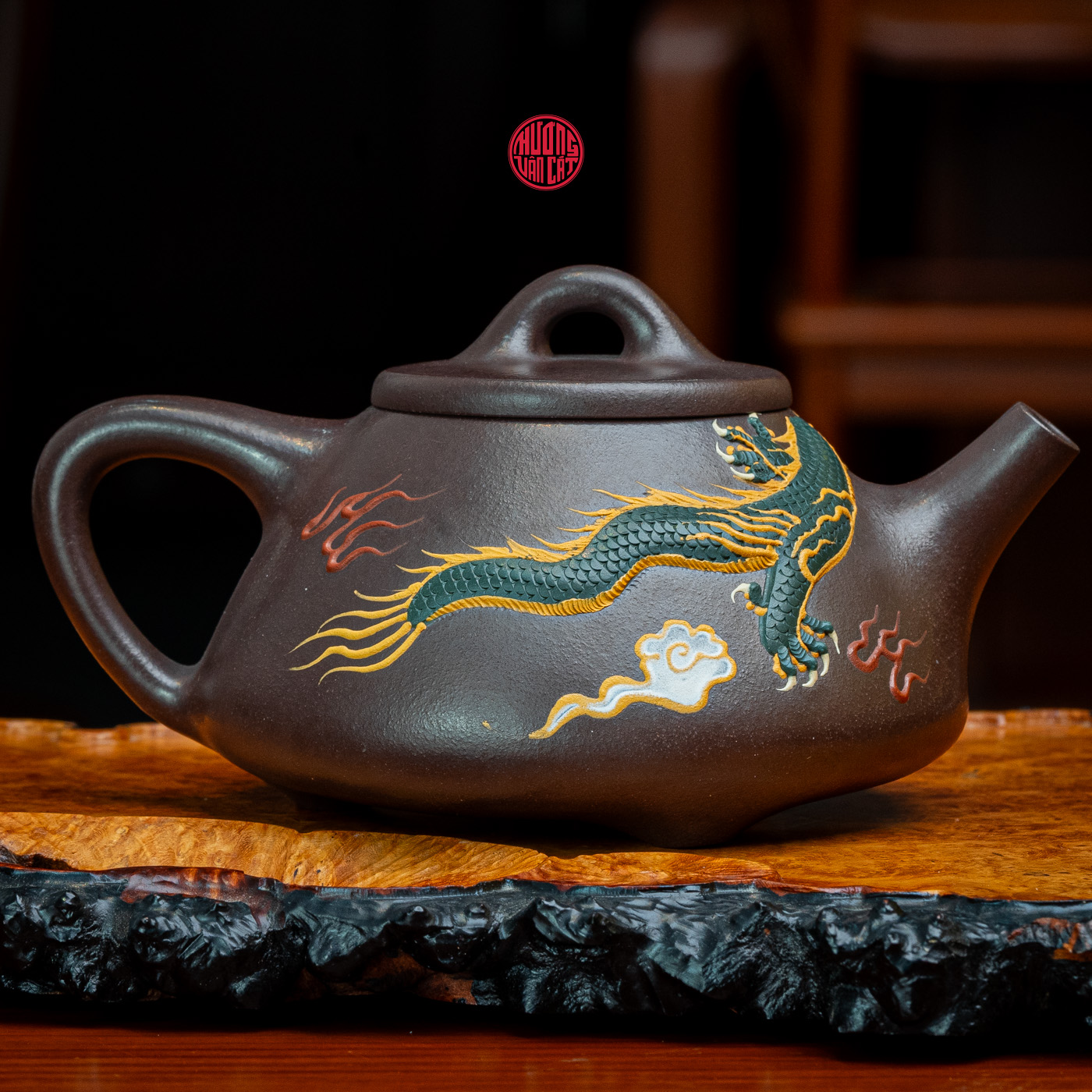ẤM TRÀ TỬ SA NGUYÊN KHOÁNG DÁNG THẠCH BIỀU ĐẮP NỔI THANH LONG (280ml)