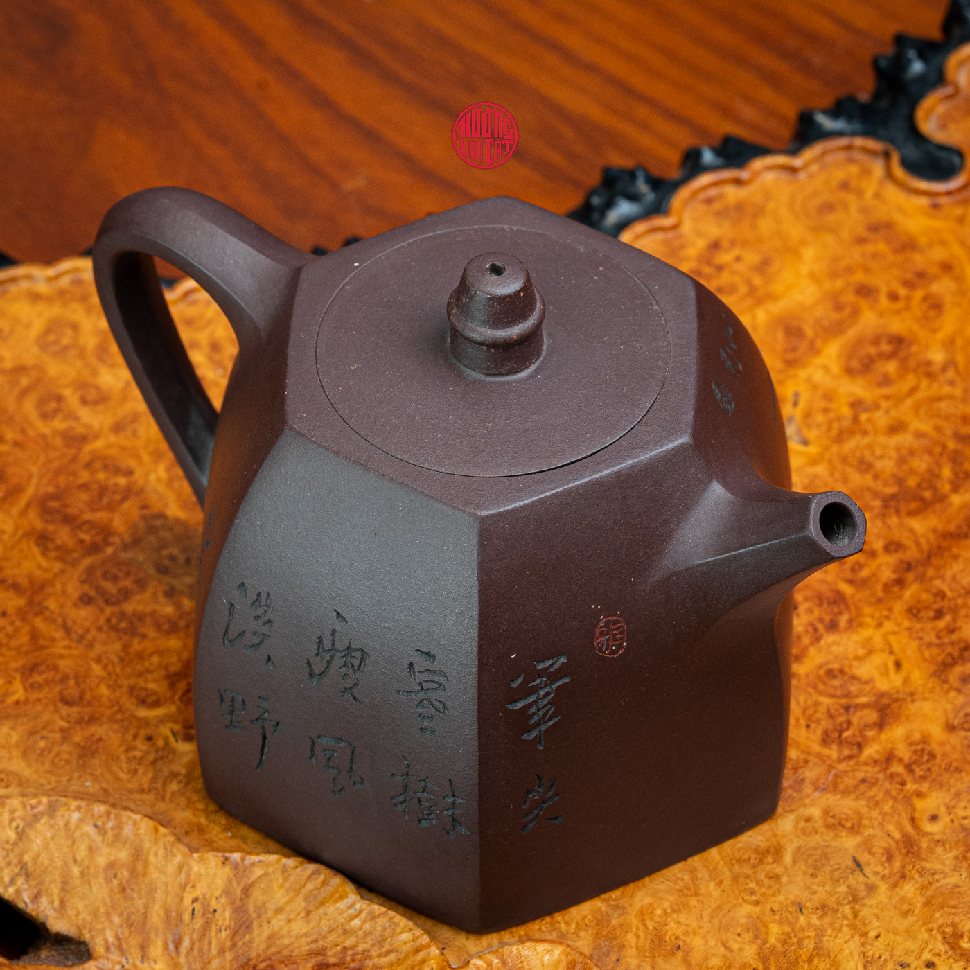 ẤM TRÀ TỬ SA LỤC PHƯƠNG KHẮC SƠN THỦY ( 300ml )