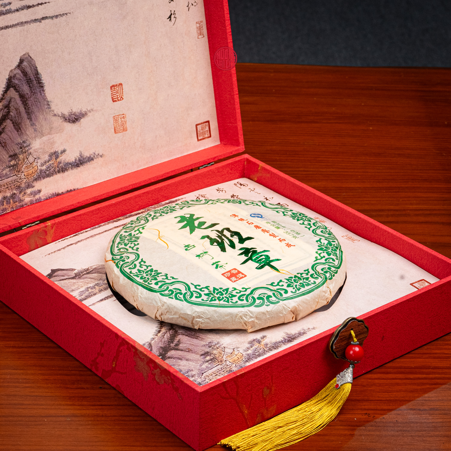 Trà phổ nhĩ sống Lão Ban Chương cổ thụ Vân Nam năm 2014 357gr