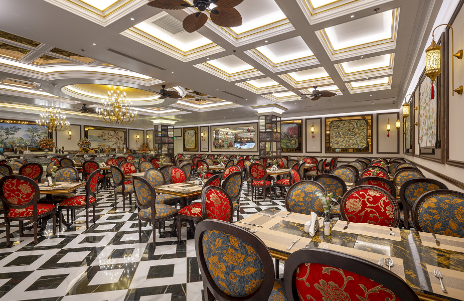 TIỆC CƯỚI TRONG NHÀ