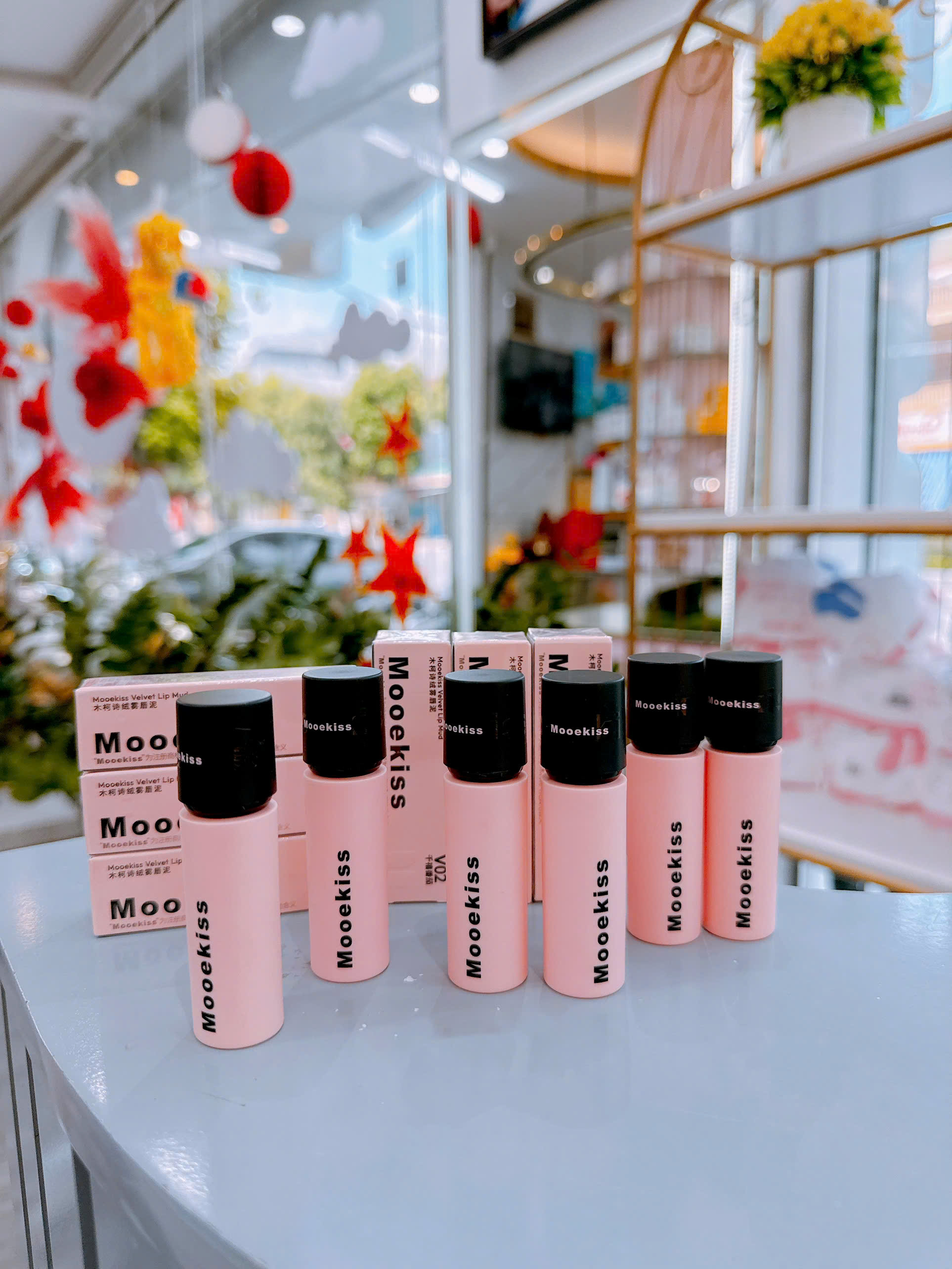 Son môi trang điểm cho môi - Mooekiss Velvet Lip Mud