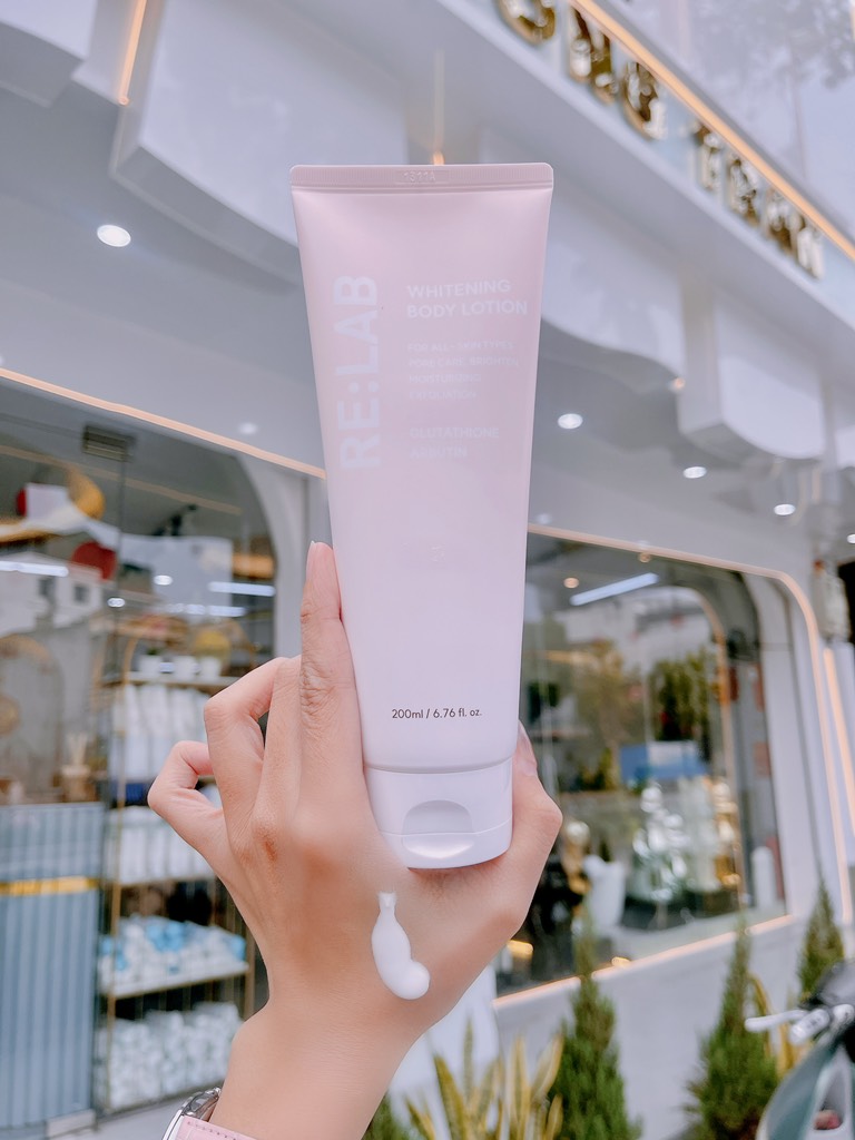 DƯỠNG THỂ RELAB WHITENING BODY LOTION