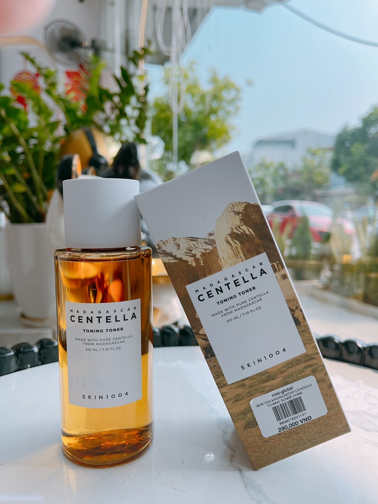 SKIN1004 MADAGASCAR CENTELLA TONING TONER 210ML