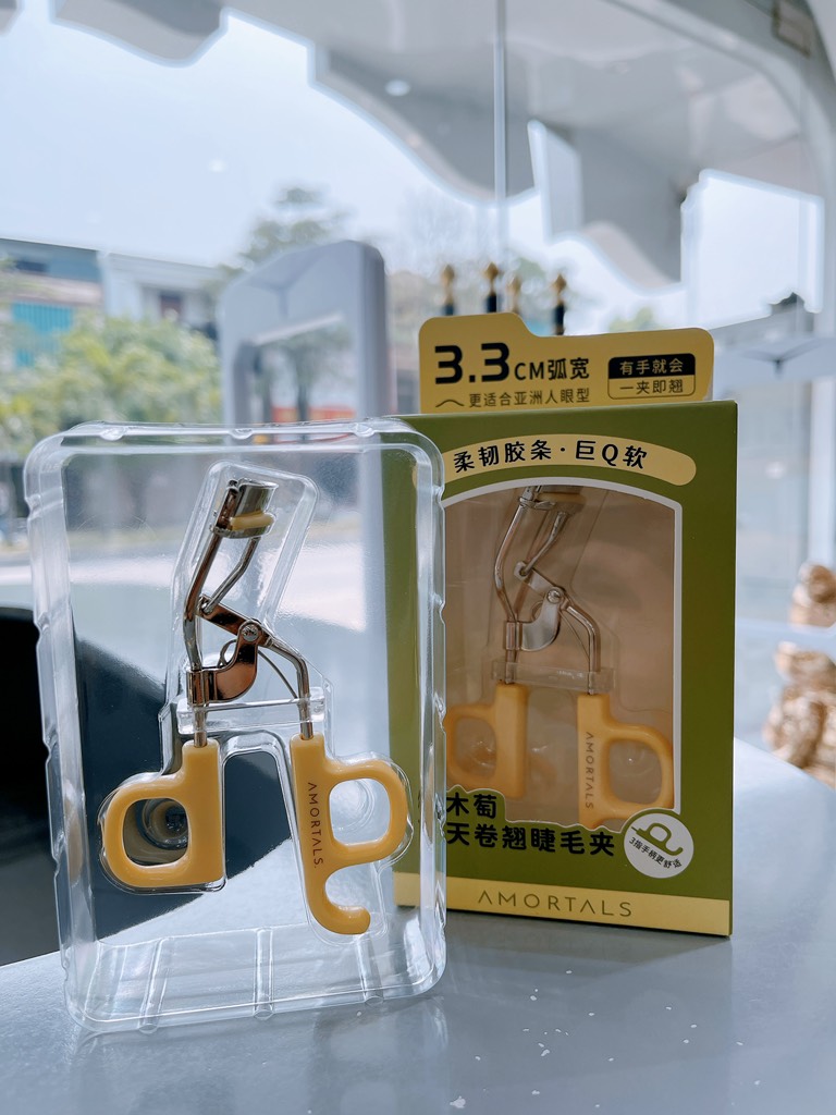 Kẹp uốn mi màu vàng Amortals