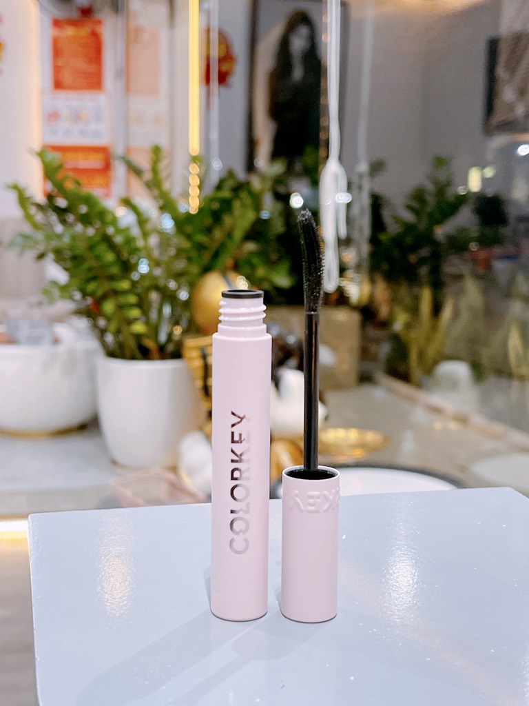 CHUỐT MI CONG VÀ DÀY COLORKEY VOLUMIZING & CURLING MASCARA