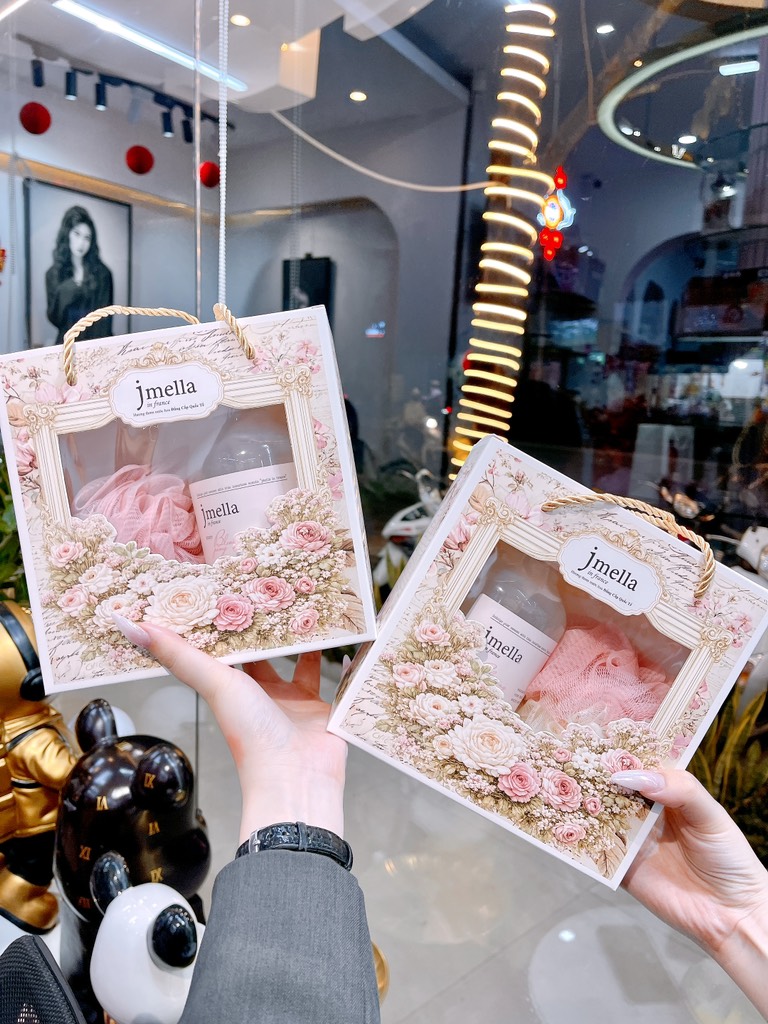 Sữa tắm hương hoa mẫu đơn sang trọng 500ml (JMELLA IN FRANCE BLOOMING PEONY BODY WASH 500)