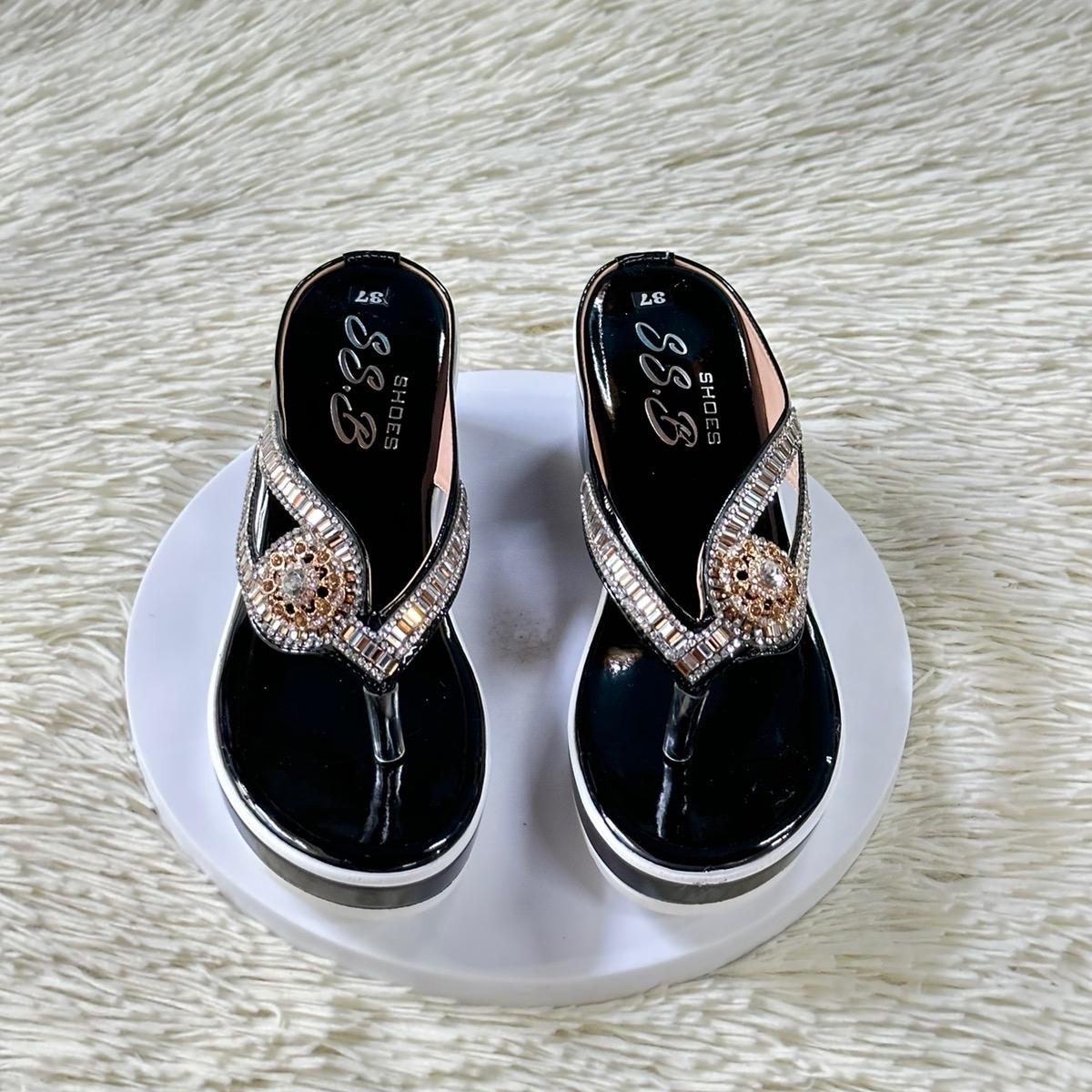 Dép nữ trung niên đế xuồng quai kẹp vế dài đính đá lấp lánh, đế xuồng đúc cao 6cm êm chân-T22