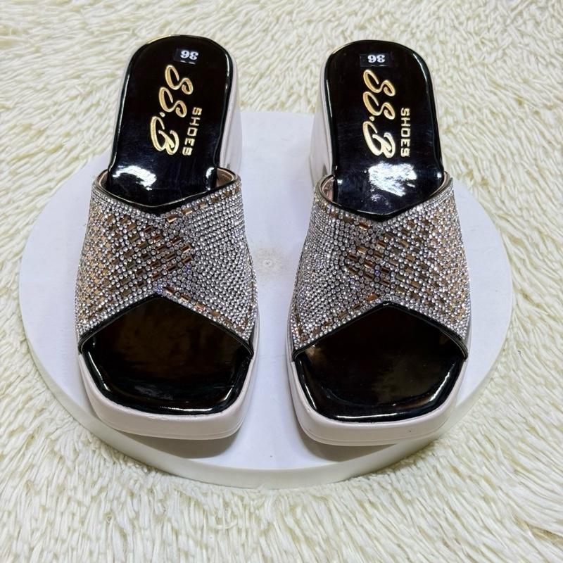 Dép nữ trung niên đế xuồng quai bản đính đá cao cấp, đế cao 7cm êm nhẹ, chống trượt-T25