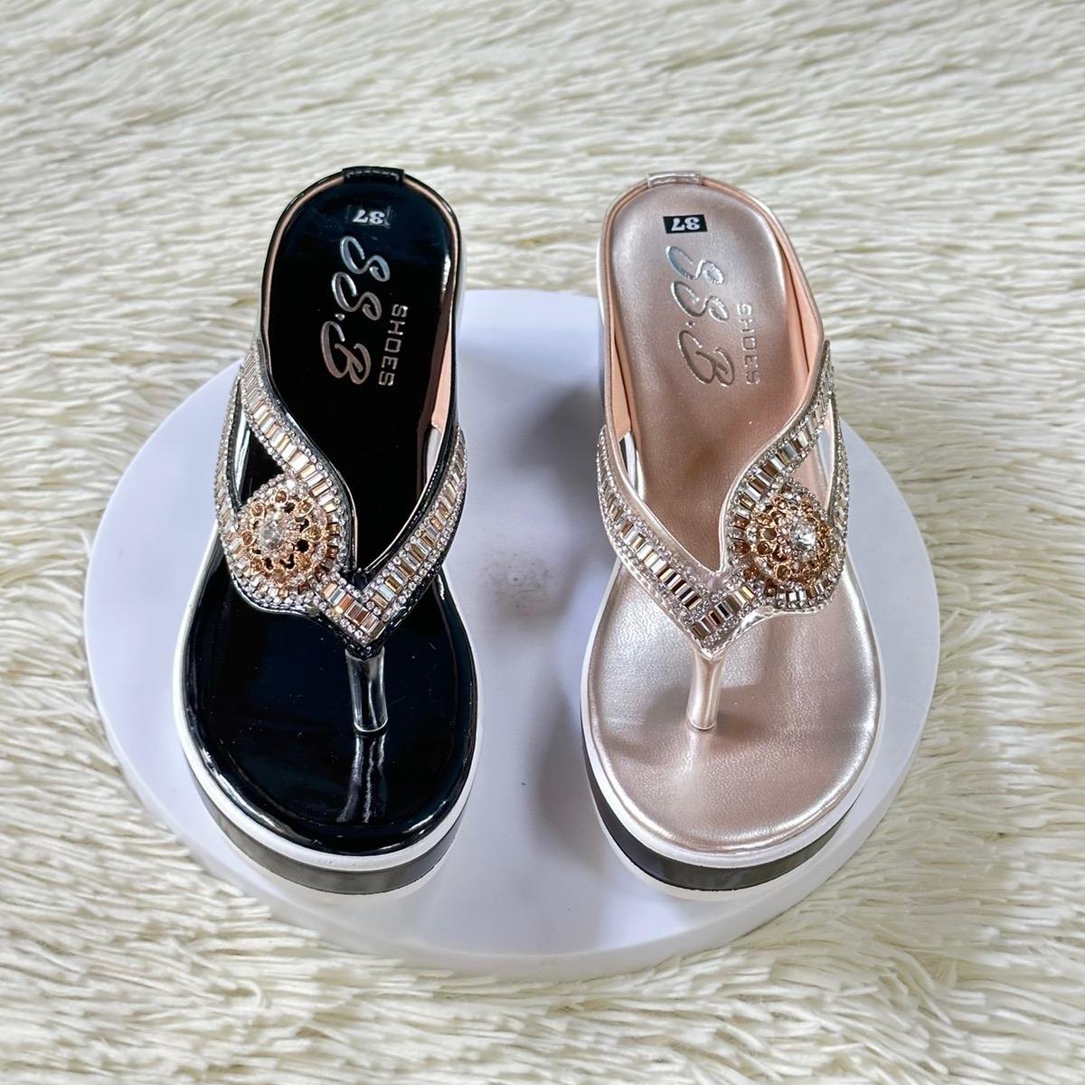 Dép nữ trung niên đế xuồng quai kẹp vế dài đính đá lấp lánh, đế xuồng đúc cao 6cm êm chân-T22