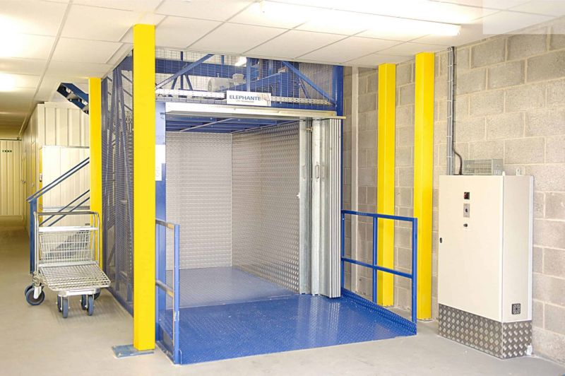 Thang máy tải hàng mẫu 2