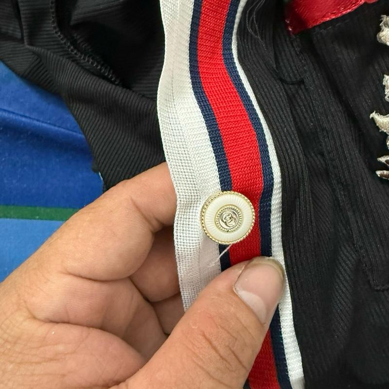 Sét đồ nữ váy caro xếp li áo thun tăm tay dài phối sọc kèm gấu
