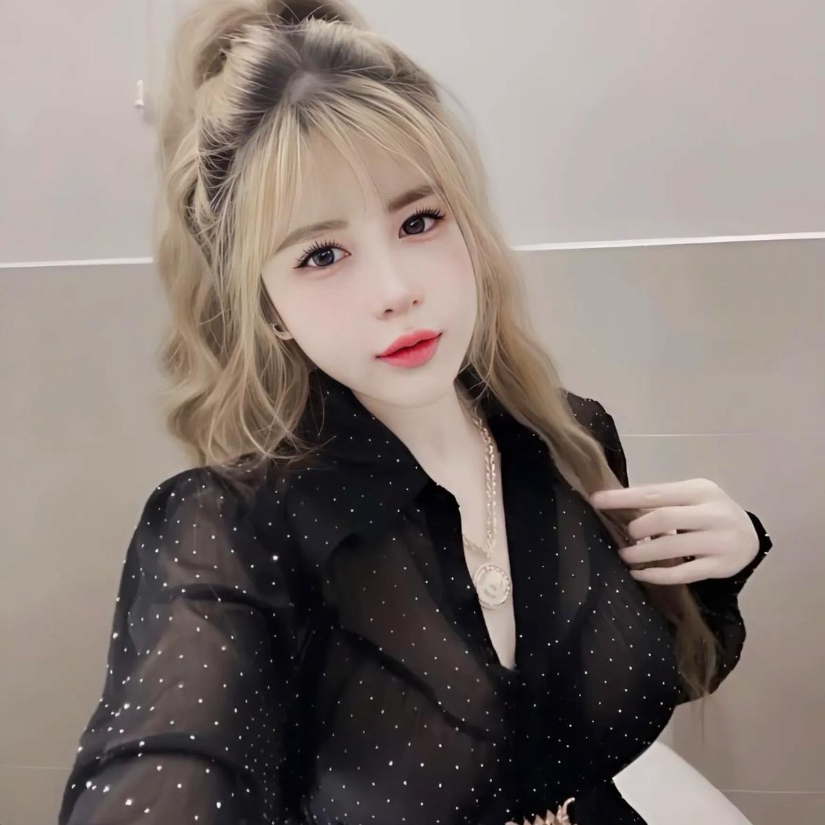 Áo sơ mi voan đá sáng rộng kèm dây đai Nữ Women Voi Top Kem