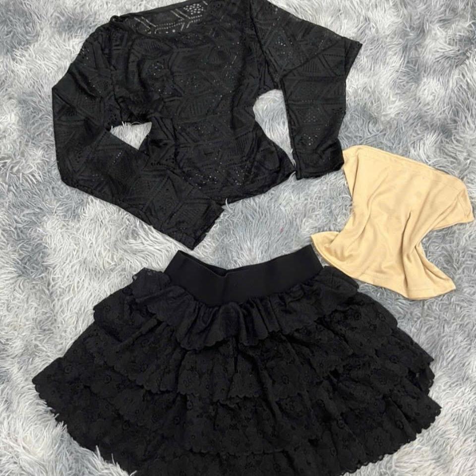Bộ Ren Váy Tầng Nữ Kèm Áo Ong Tầy Dài - mẫu mới set thường Kem Nhung Voi Women đồ