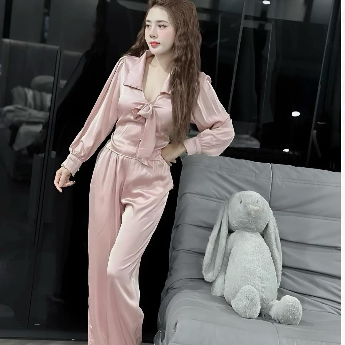 Sét đồ ngủ kiểu dáng tiểu thư đính nơ tay bo cho nữ - Women Top Nhung Áo Voi Quần