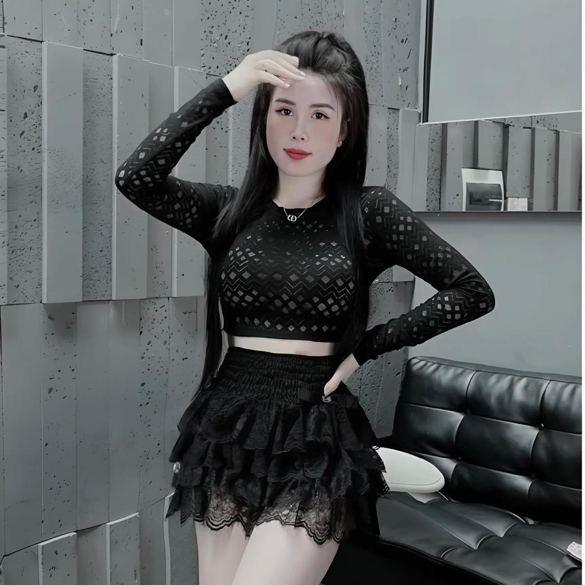 Bộ Ren Váy Tầng Nữ Kèm Áo Ong Tầy Dài - mẫu mới set thường Kem Nhung Voi Women đồ
