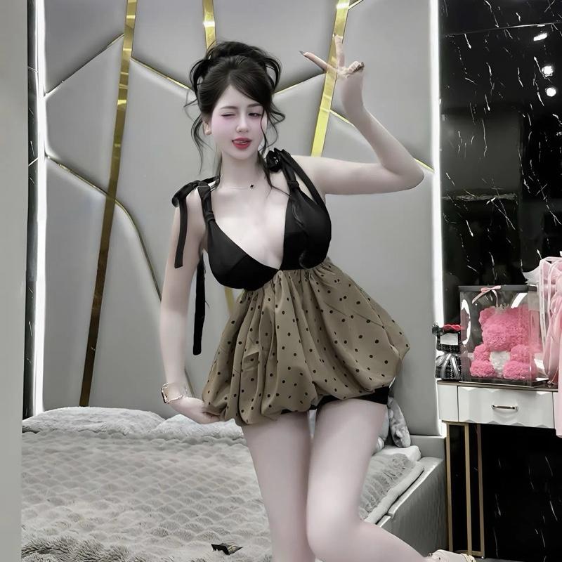 Set áo bí 2 dây phối chấm bi kèm chân váy tiểu thư sang chảnh hot trend hè 2026 cho phái đẹp