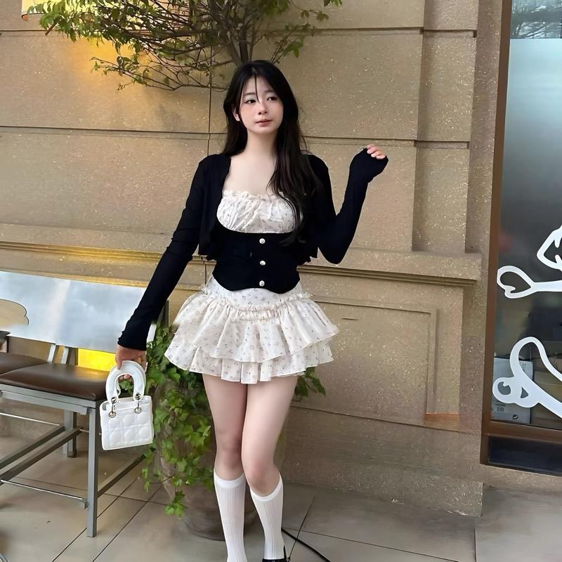 Sét bộ nữ 3 món váy hoa nhí áo thun 2 dây phối kèm áo khoác thun tăm - Phong cách nữ tính và trẻ trung