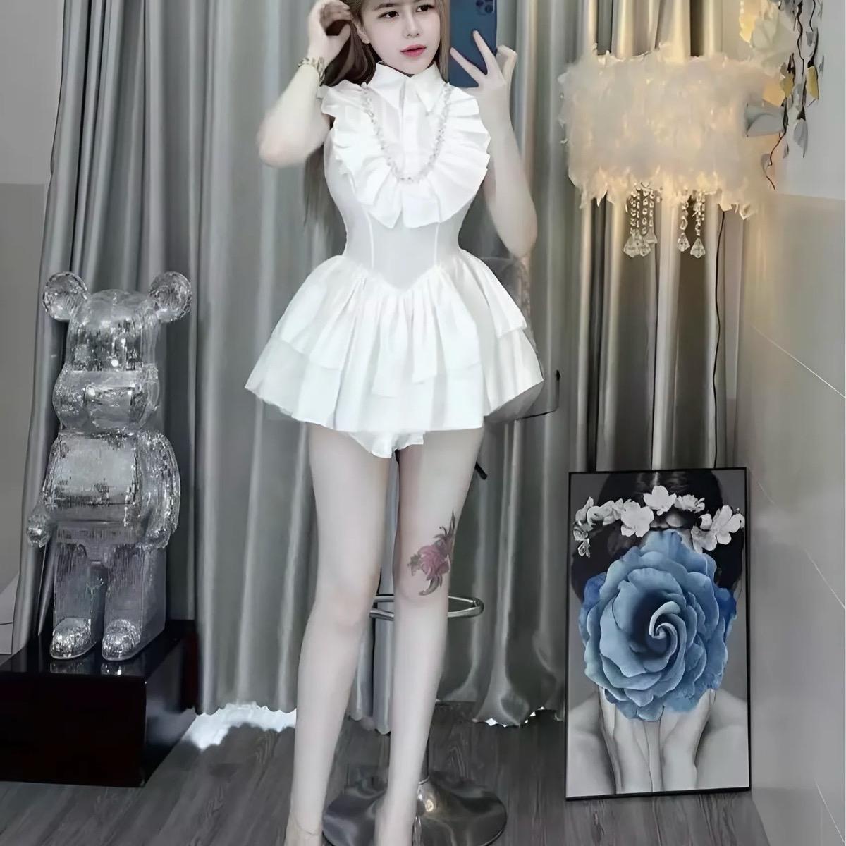 Sét quần đùi bí áo bèo đính dây đá thân sau áo có chun co giản cho nữ - Women Top Thun Nhung Voi set đồ