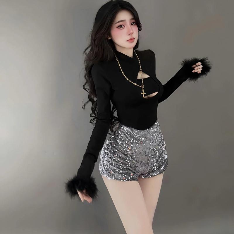 Sét đồ nữ hotrend áo thun ôm body khoét ngục tay dài phối lông mix quần short kim sa thời trang hiện đại