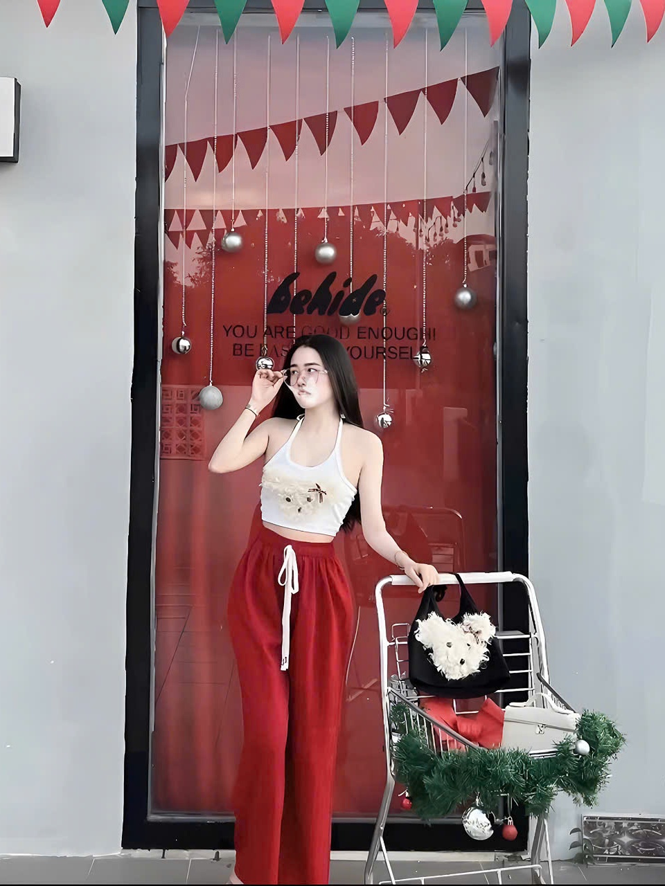 sét đồ nữ quần dài suông áo yếm trang trí gấu