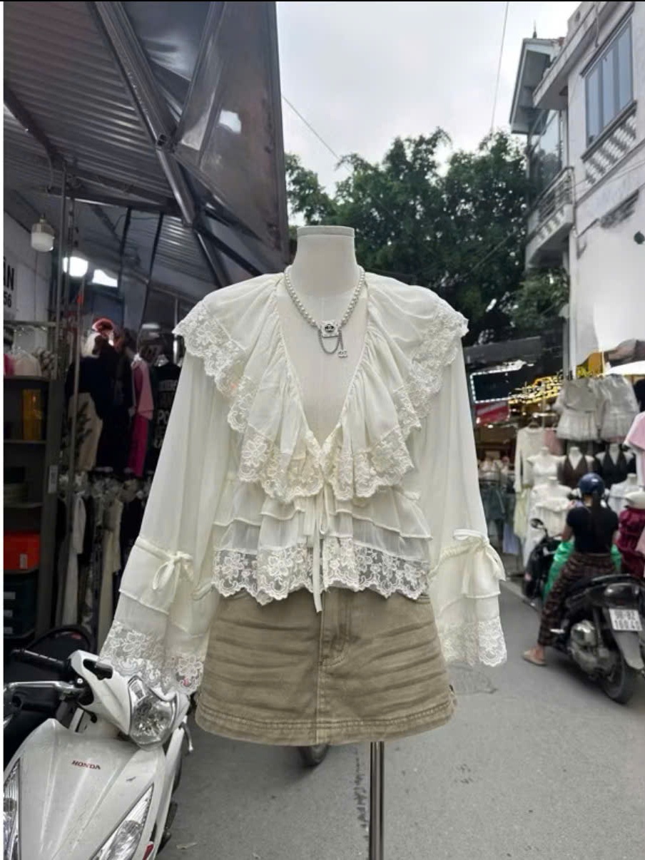 Áo nữ hotrend babydoll bèo cổ tay dài phối ren kem xinh xắn