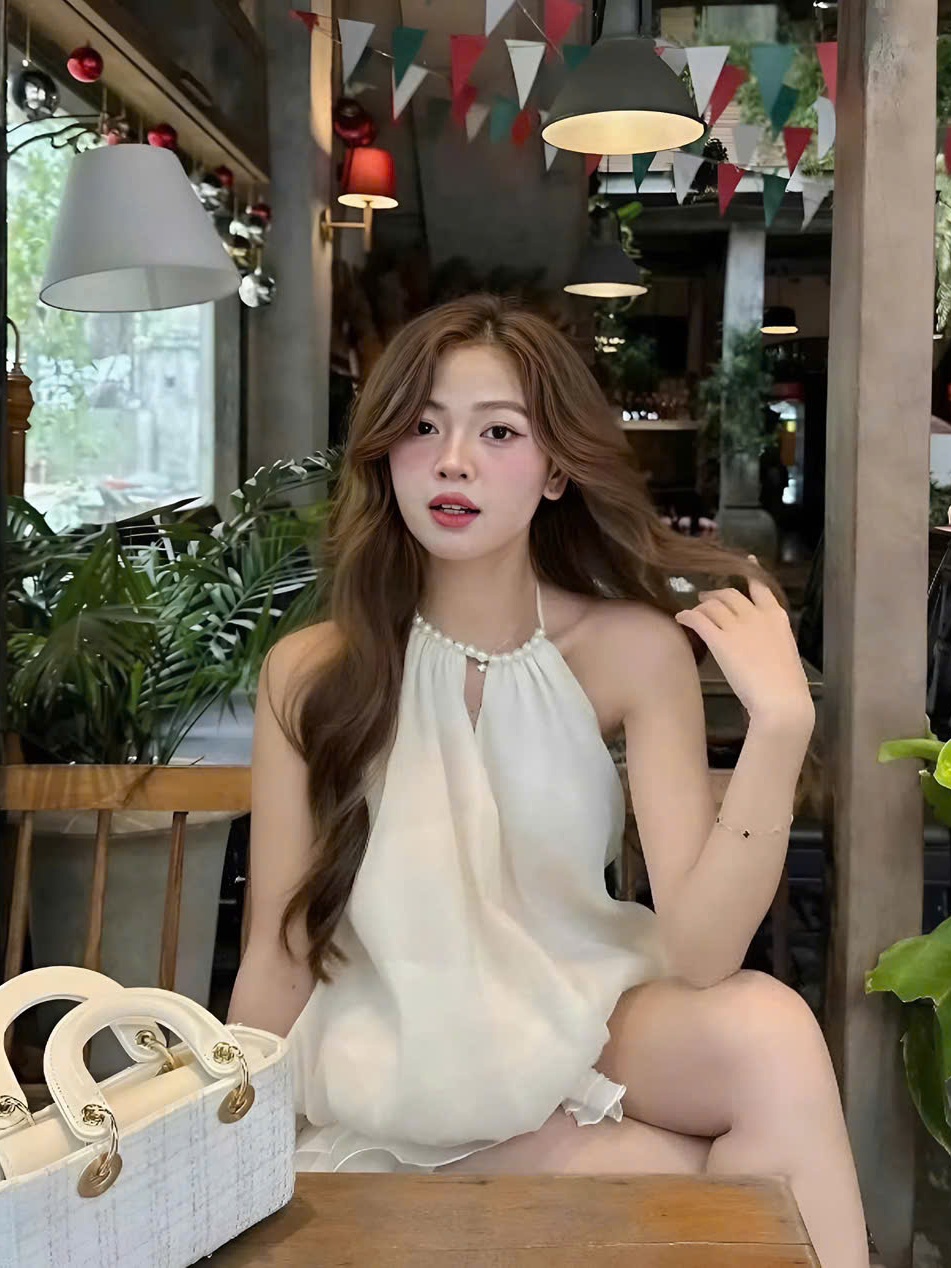 Sét đồ nữ hotrend áo yếm dáng bí cổ đính ngọc váy dáng tầng xoè có quần trong