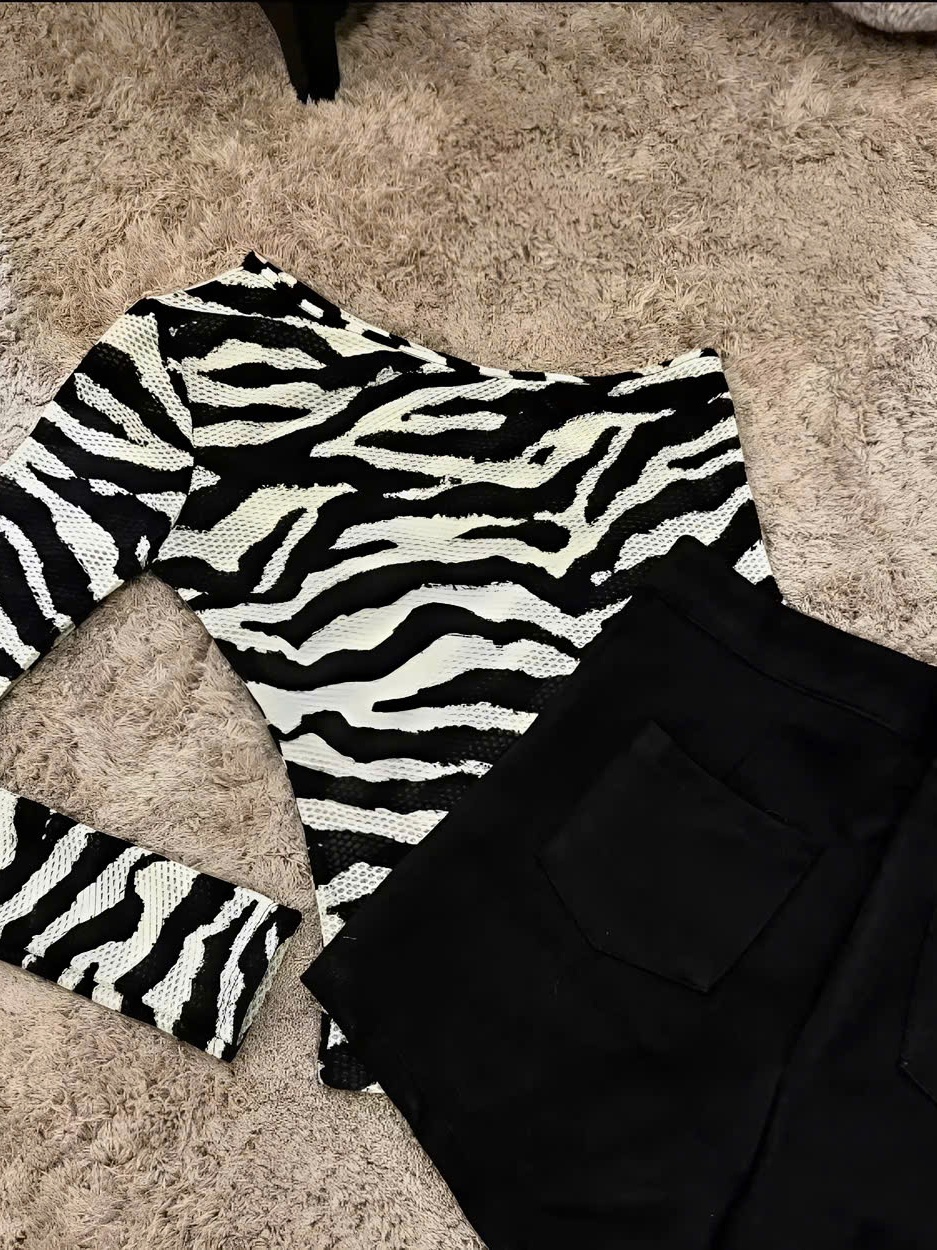 Sét đồ nữ hotrend áo thun lỗ thoáng sọc vằn kiểu dáng lệch vai quần short thun poly chất liệu co giãn thoải mái cho mọi