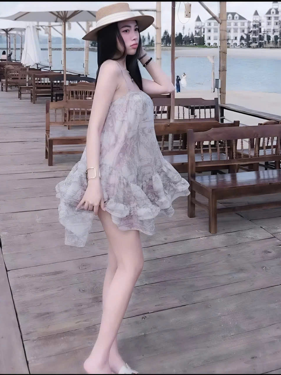 Sét đồ nữ hotrend váy ngắn 2 dây bèo lai kèm quần short bảo hộ chất liệu tơ hoạ tiết xinh phù hợp xu hướng hiện đại