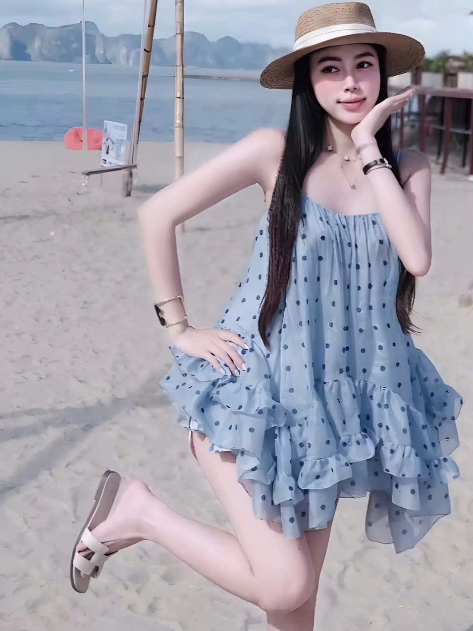 Sét đồ nữ hotrend váy ngắn 2 dây bèo lai kèm quần short bảo hộ chất liệu tơ hoạ tiết xinh phù hợp xu hướng hiện đại