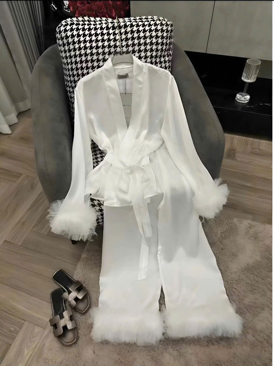 Sét bộ ngủ nữ vạt chéo tay dài bèo chất liệu satin mềm mại sang chảnh quyến rũ