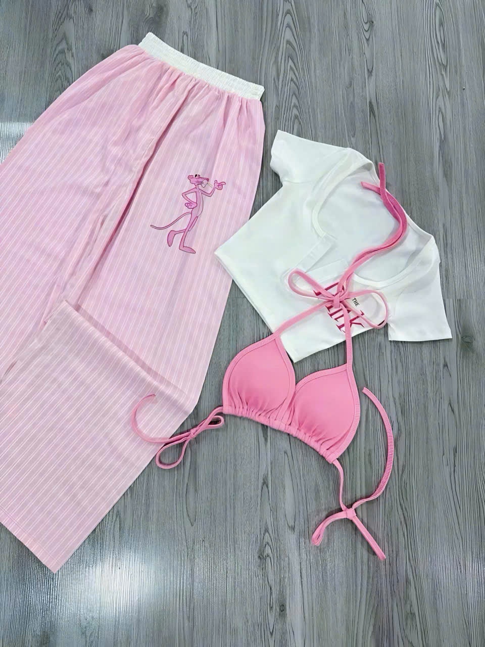 Sét đồ nữ 3 món quần dài sọc áo thun in báo PINK kèm áo bra chất liệu mềm mại và thoải mái