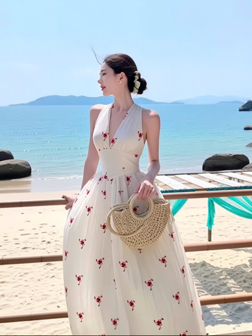 Đầm maxi đi biển thiết kế cổ yếm dài dáng xòe, đầm dạo phốt chất tơ hoa