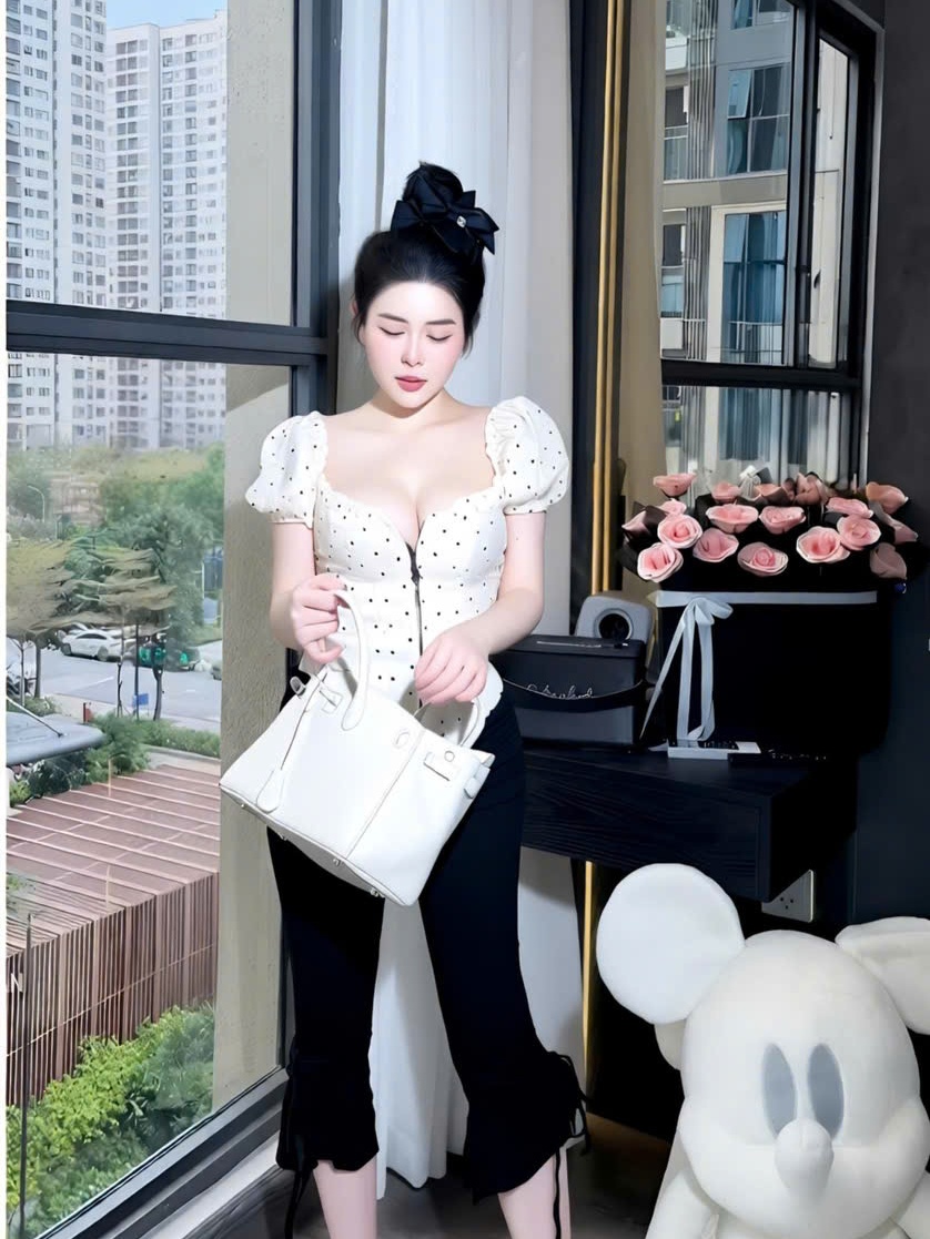 Sét đồ nữ hotrend áo corset trễ vai chấm bi quần ôm bèo lai dây rút - Áo Corset Trễ Vai Chấm Bi Quần Ôm Bèo Lai Dây Rút